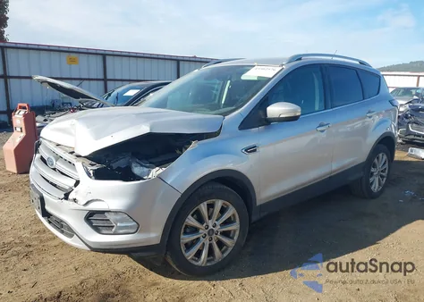 2017 Ford Escape Titanium из США, поврежденный, VIN 1FMCU9J91HUE34222